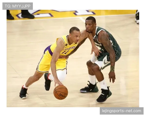 拉贾·朗多挡拆中助攻提升，带动湖人关键时刻组织效率