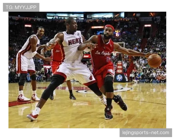 巴郎·戴维斯突破频率提升明显 拉开防守助尼克斯进攻多点开花