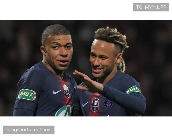 内马尔与姆巴佩控球偏向反击下结构分散趋势